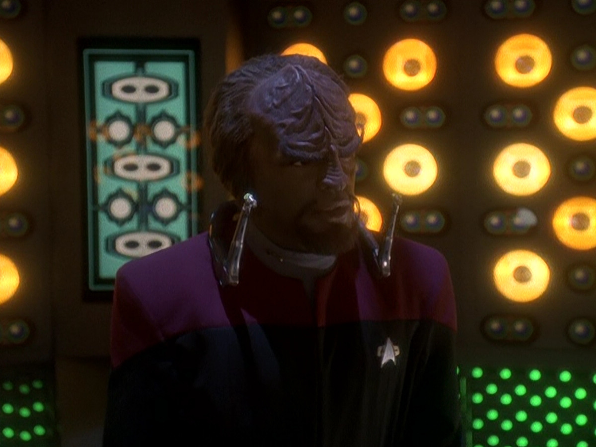 extant_StarTrek_DS9_5x03-LookingForparMachInAllTheWrongPlaces_02694.jpg