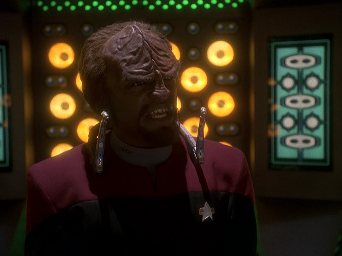 extant_StarTrek_DS9_5x03-LookingForparMachInAllTheWrongPlaces_02700.jpg