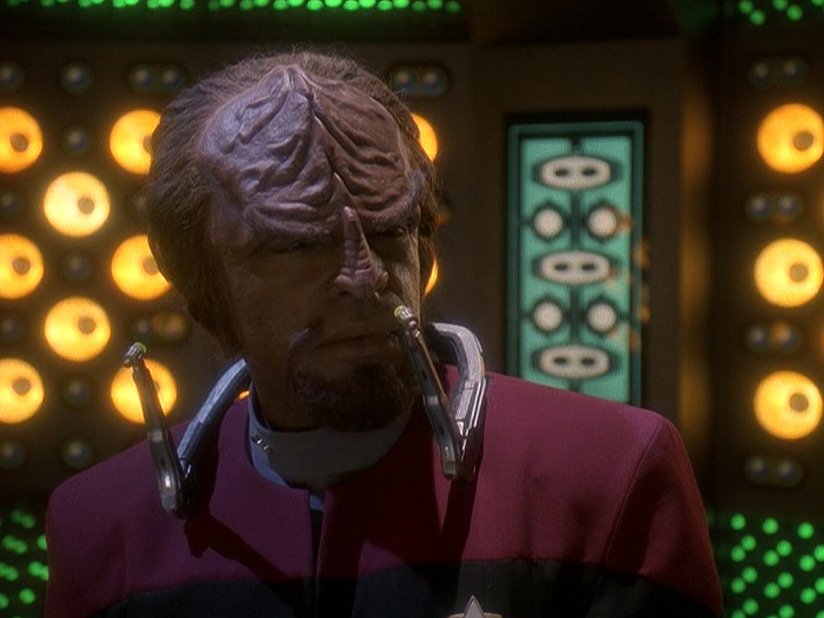extant_StarTrek_DS9_5x03-LookingForparMachInAllTheWrongPlaces_02795.jpg