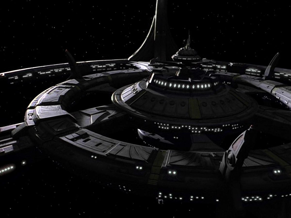 extant_StarTrek_DS9_5x03-LookingForparMachInAllTheWrongPlaces_02796.jpg