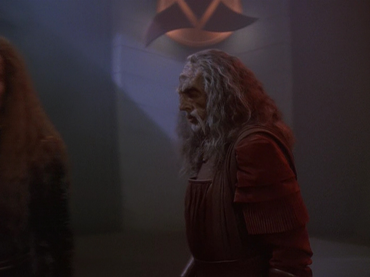 extant_StarTrek_DS9_5x03-LookingForparMachInAllTheWrongPlaces_02876.jpg