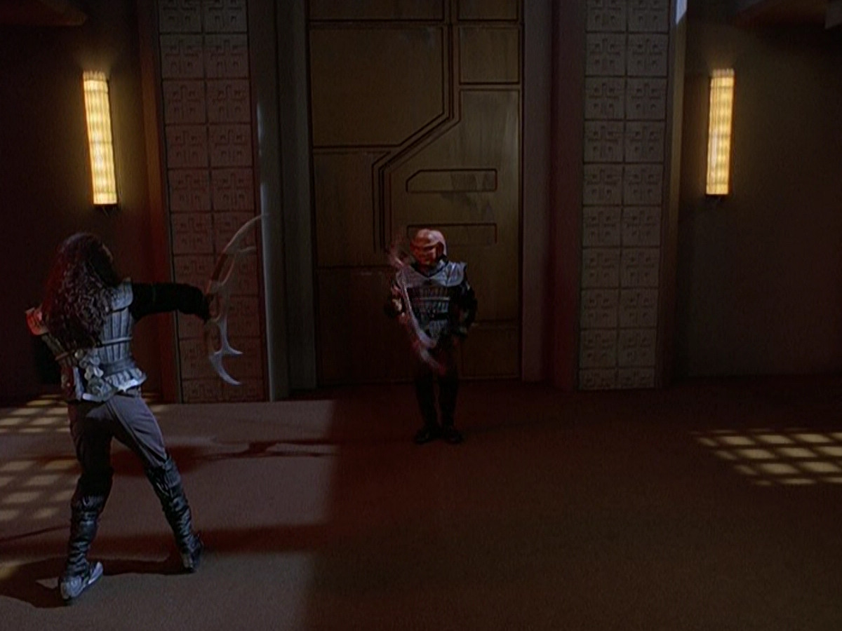 extant_StarTrek_DS9_5x03-LookingForparMachInAllTheWrongPlaces_02886.jpg