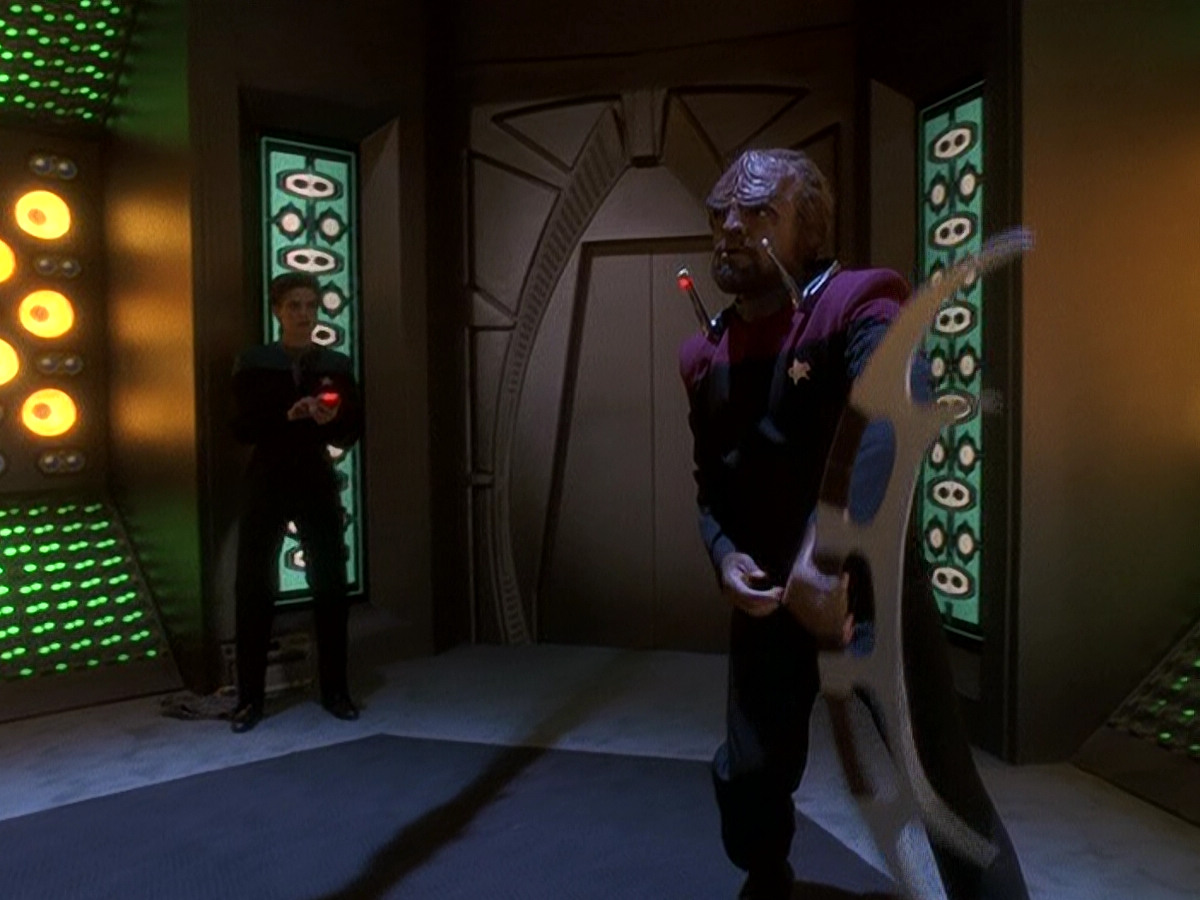 extant_StarTrek_DS9_5x03-LookingForparMachInAllTheWrongPlaces_02893.jpg