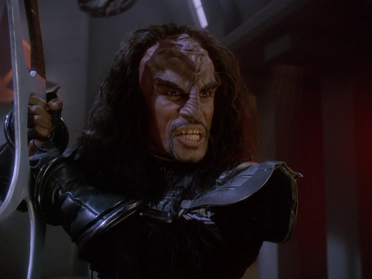 extant_StarTrek_DS9_5x03-LookingForparMachInAllTheWrongPlaces_03000.jpg