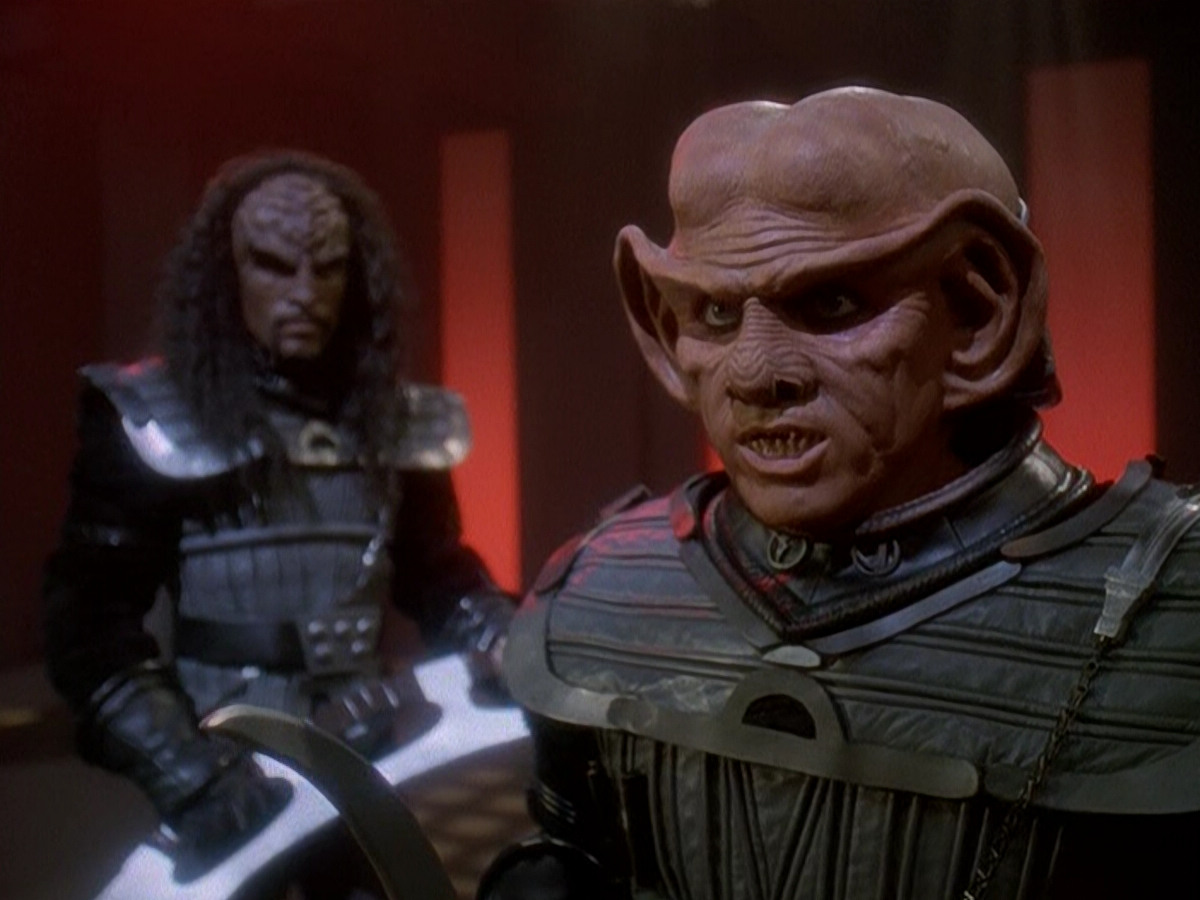 extant_StarTrek_DS9_5x03-LookingForparMachInAllTheWrongPlaces_03104.jpg