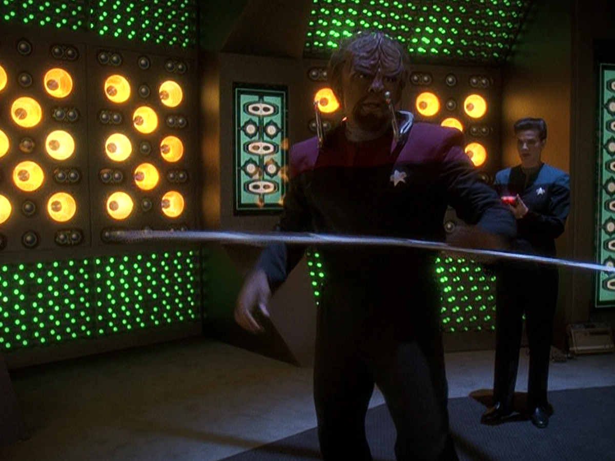 extant_StarTrek_DS9_5x03-LookingForparMachInAllTheWrongPlaces_03172.jpg
