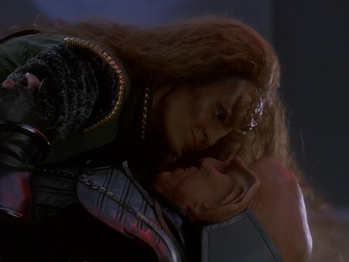 extant_StarTrek_DS9_5x03-LookingForparMachInAllTheWrongPlaces_03277.jpg