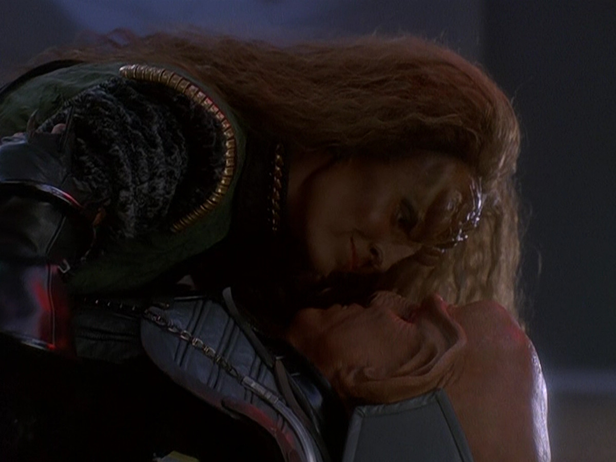 extant_StarTrek_DS9_5x03-LookingForparMachInAllTheWrongPlaces_03279.jpg