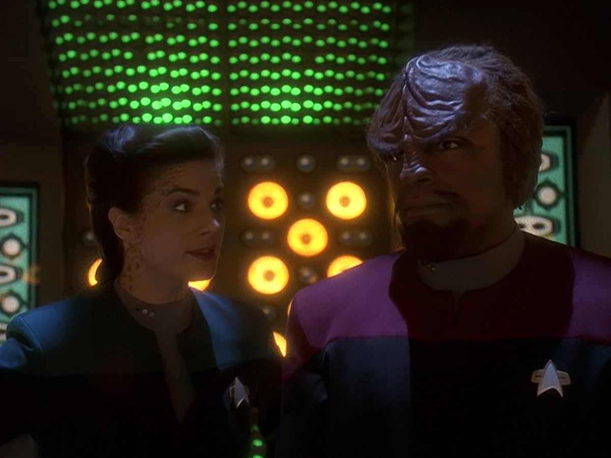 extant_StarTrek_DS9_5x03-LookingForparMachInAllTheWrongPlaces_03295.jpg