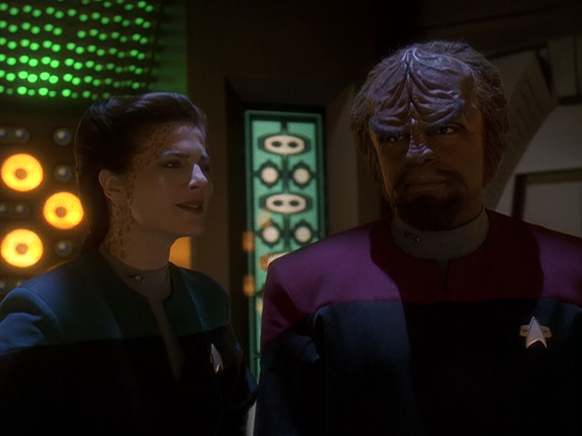 extant_StarTrek_DS9_5x03-LookingForparMachInAllTheWrongPlaces_03298.jpg