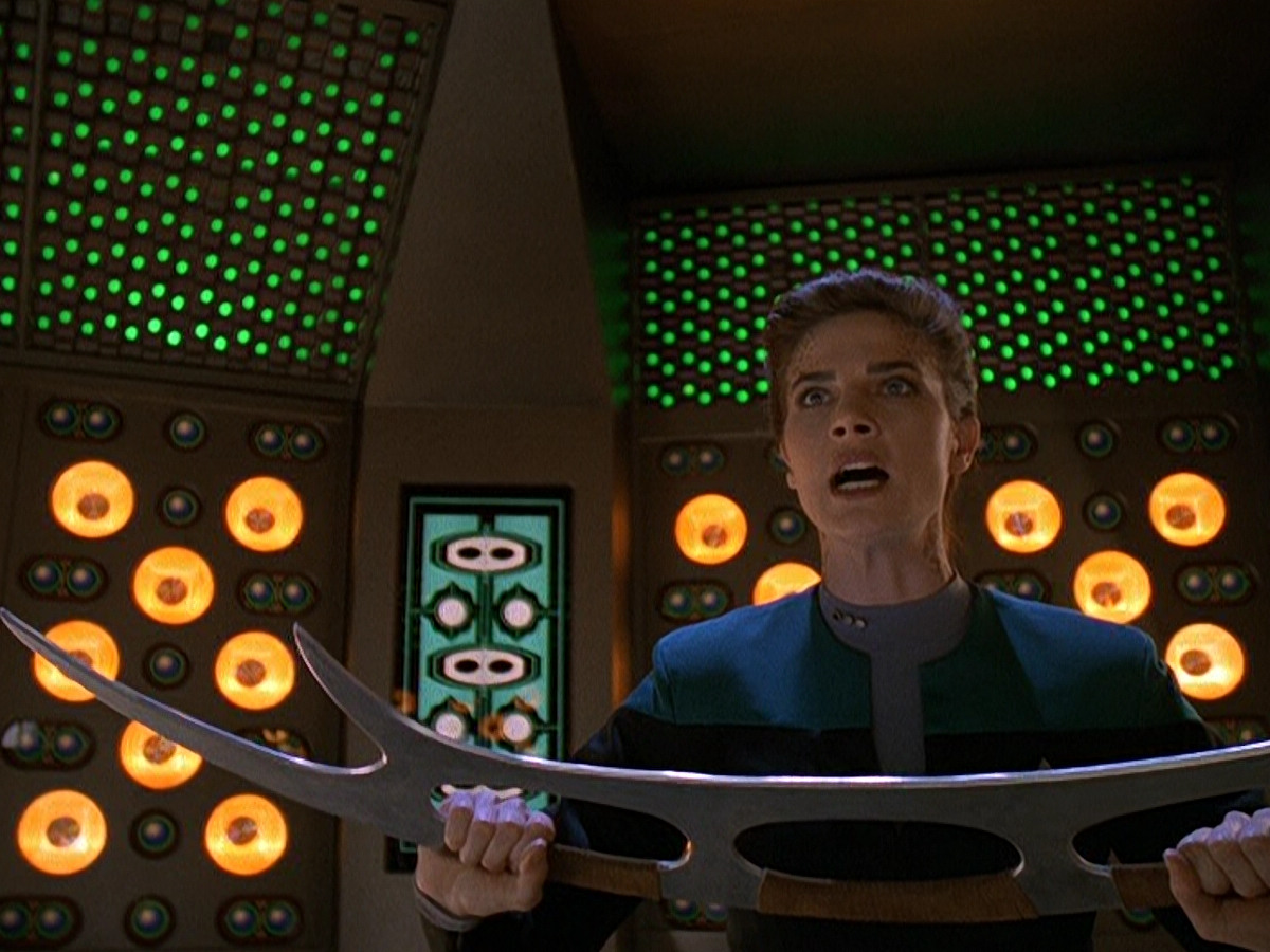 extant_StarTrek_DS9_5x03-LookingForparMachInAllTheWrongPlaces_03326.jpg