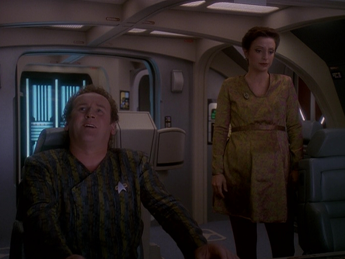 extant_StarTrek_DS9_5x03-LookingForparMachInAllTheWrongPlaces_03427.jpg