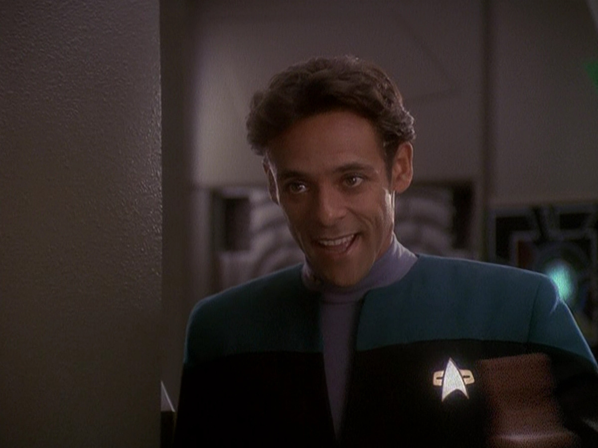 extant_StarTrek_DS9_5x03-LookingForparMachInAllTheWrongPlaces_03623.jpg
