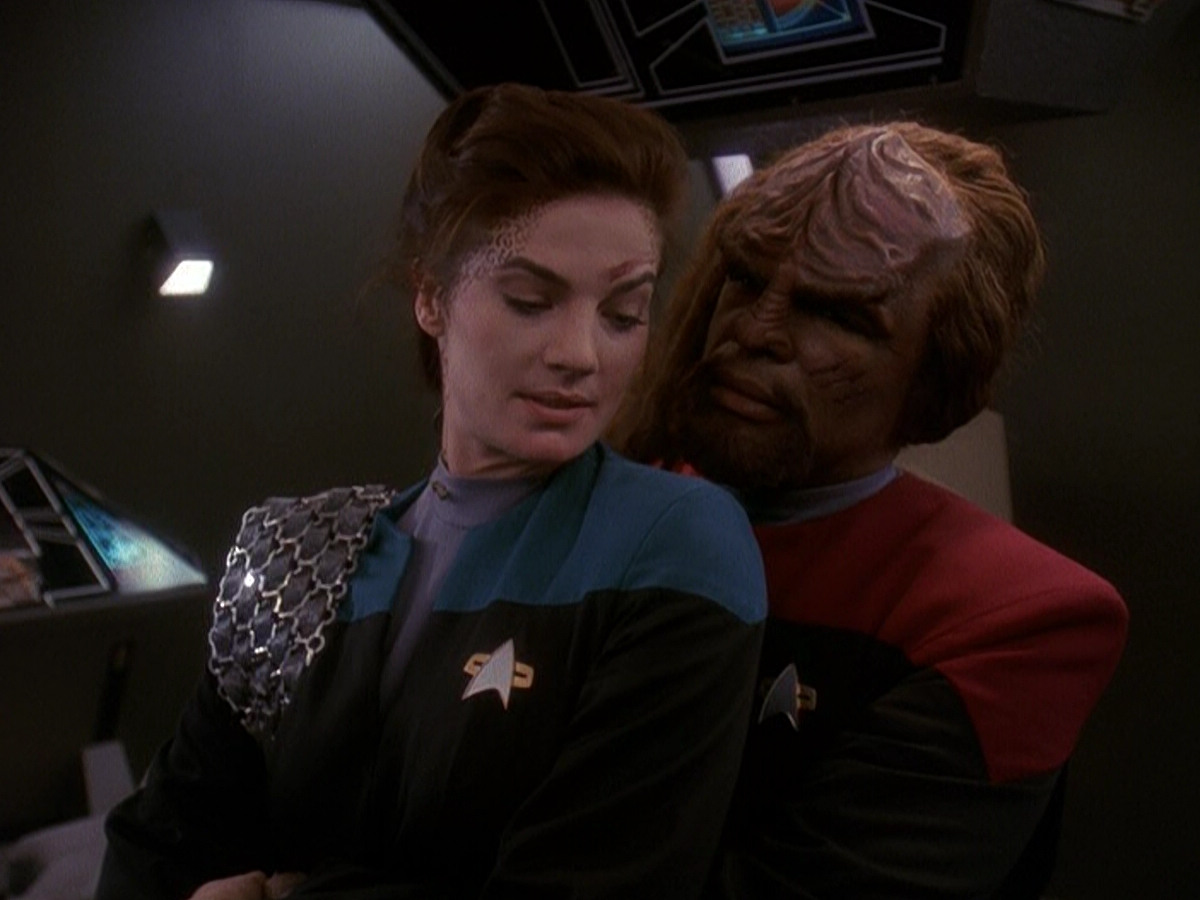 extant_StarTrek_DS9_5x03-LookingForparMachInAllTheWrongPlaces_03731.jpg