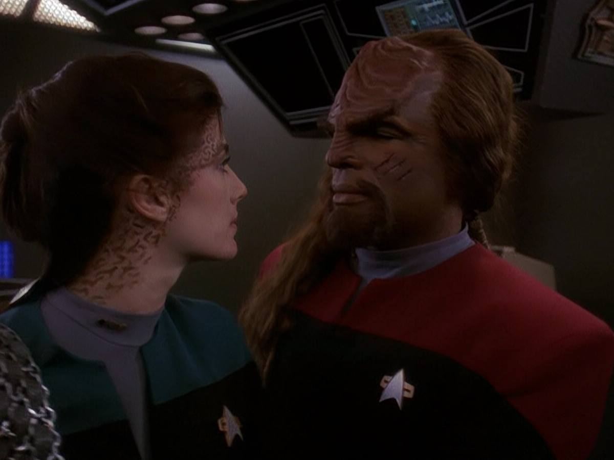 extant_StarTrek_DS9_5x03-LookingForparMachInAllTheWrongPlaces_03737.jpg