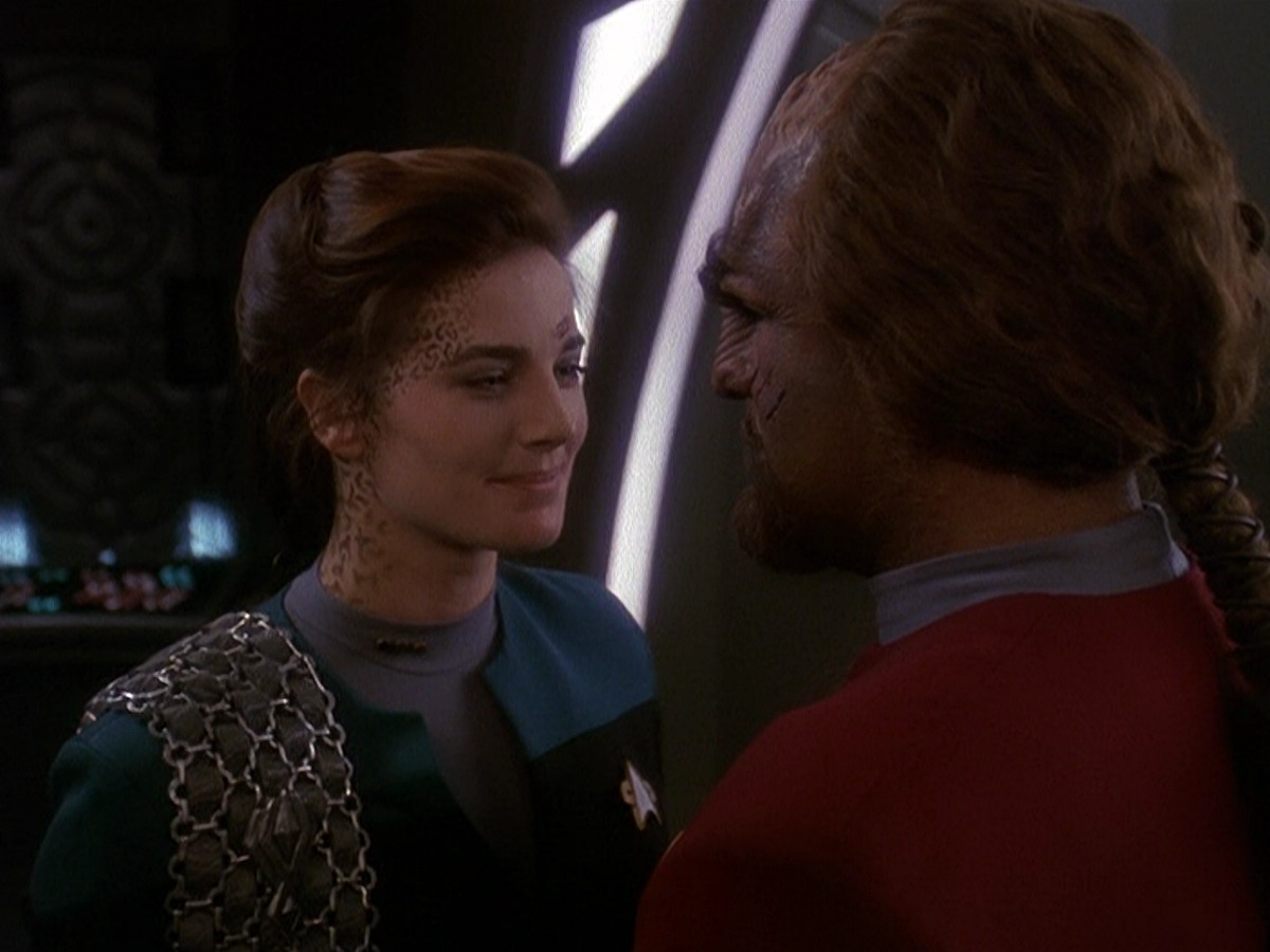 extant_StarTrek_DS9_5x03-LookingForparMachInAllTheWrongPlaces_03746.jpg