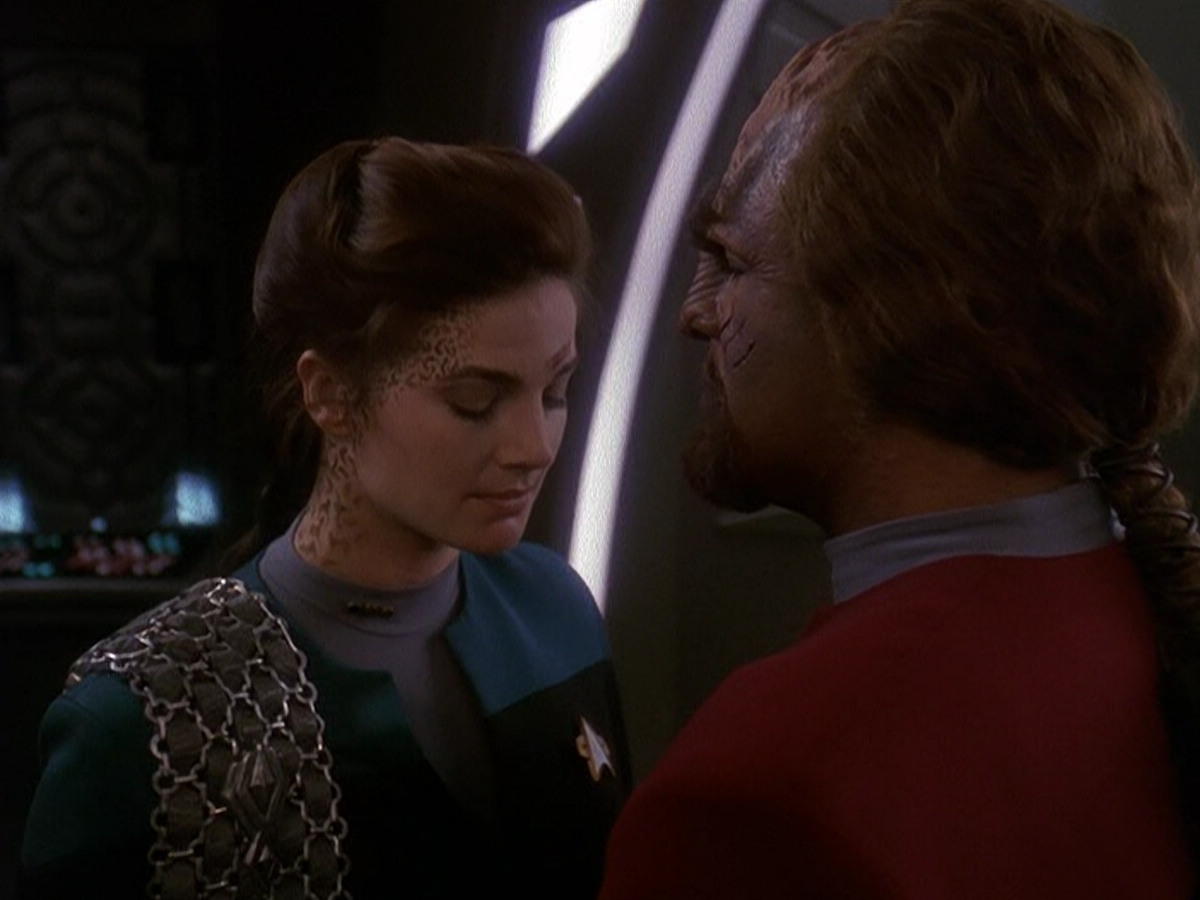 extant_StarTrek_DS9_5x03-LookingForparMachInAllTheWrongPlaces_03751.jpg