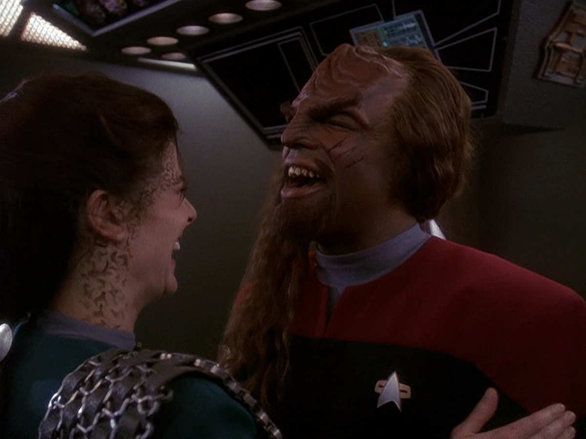 extant_StarTrek_DS9_5x03-LookingForparMachInAllTheWrongPlaces_03765.jpg