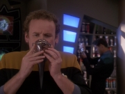 extant_StarTrek_DS9_5x03-LookingForparMachInAllTheWrongPlaces_00806.jpg