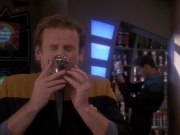 extant_StarTrek_DS9_5x03-LookingForparMachInAllTheWrongPlaces_00807.jpg