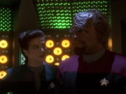extant_StarTrek_DS9_5x03-LookingForparMachInAllTheWrongPlaces_03293.jpg