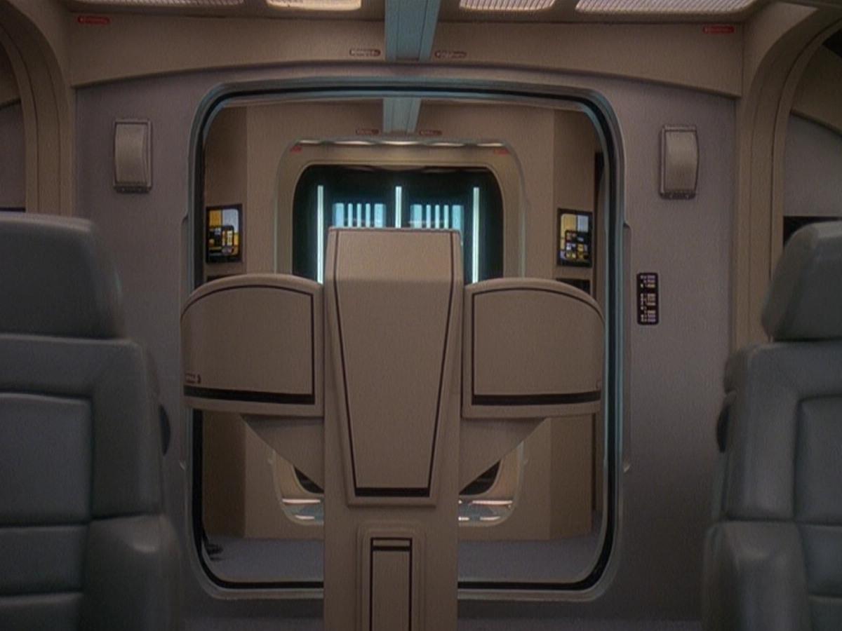 extant_StarTrek_DS9_5x04-NorTheBattleToTheStrong_00009.jpg