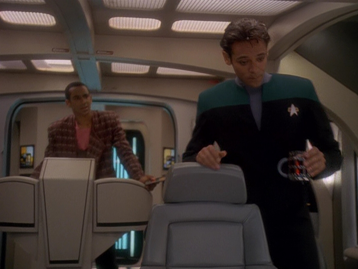 extant_StarTrek_DS9_5x04-NorTheBattleToTheStrong_00018.jpg