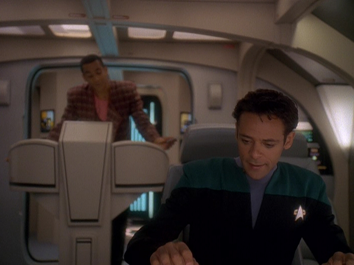 extant_StarTrek_DS9_5x04-NorTheBattleToTheStrong_00025.jpg