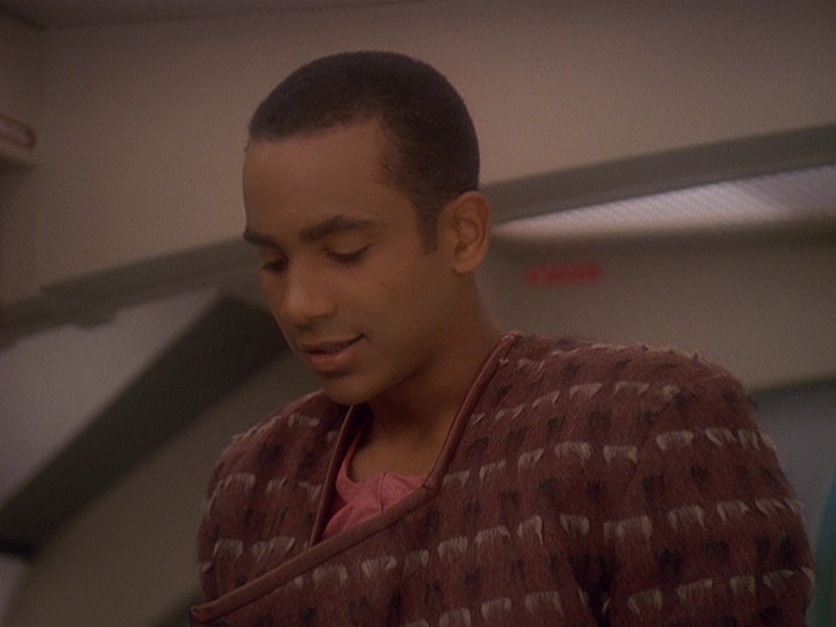 extant_StarTrek_DS9_5x04-NorTheBattleToTheStrong_00096.jpg