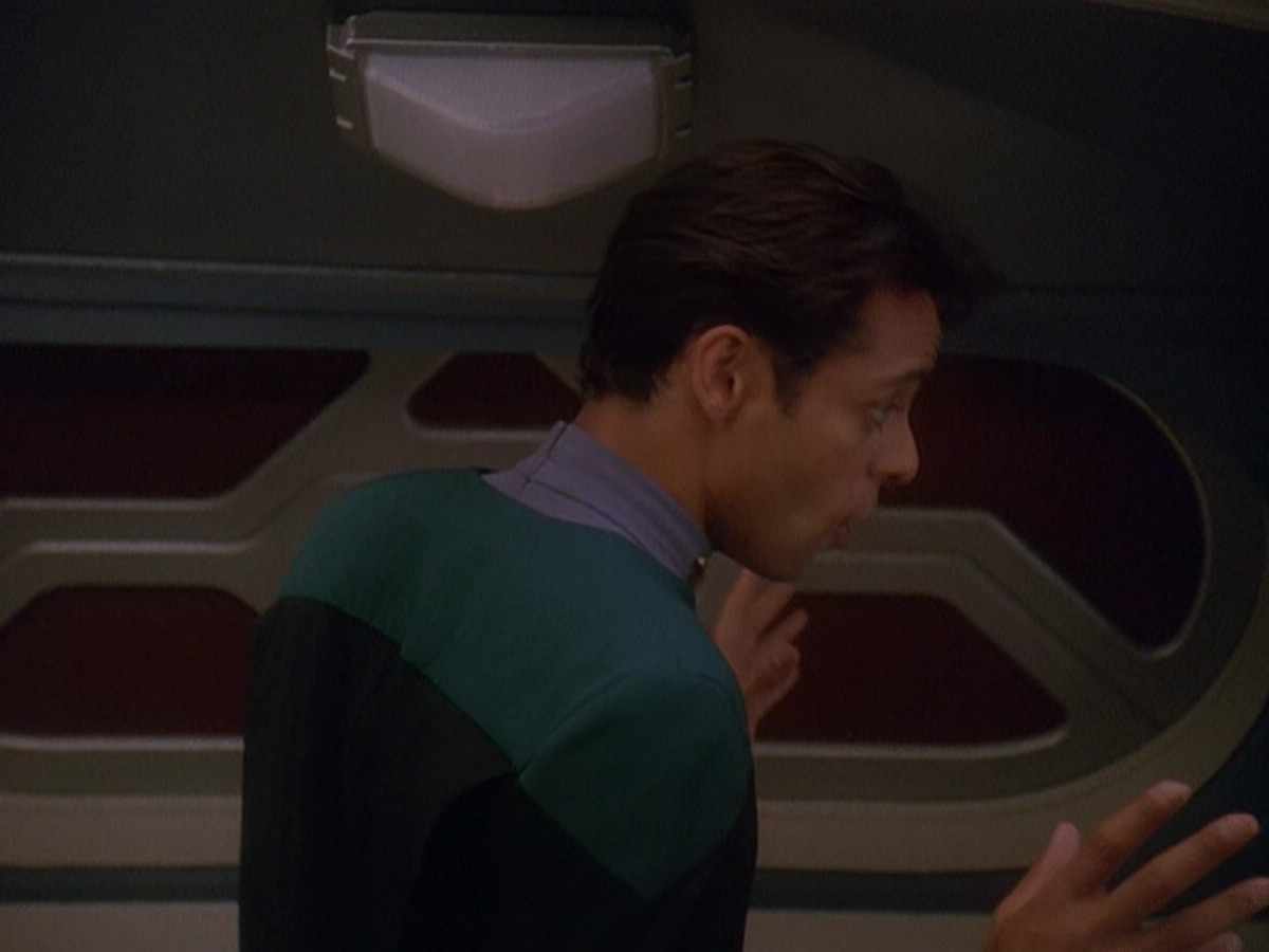 extant_StarTrek_DS9_5x04-NorTheBattleToTheStrong_00116.jpg