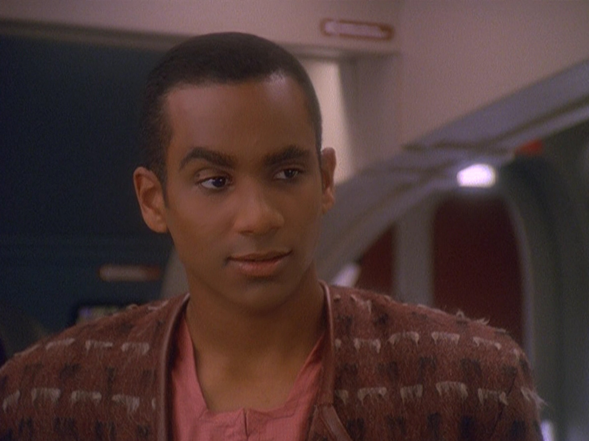 extant_StarTrek_DS9_5x04-NorTheBattleToTheStrong_00118.jpg
