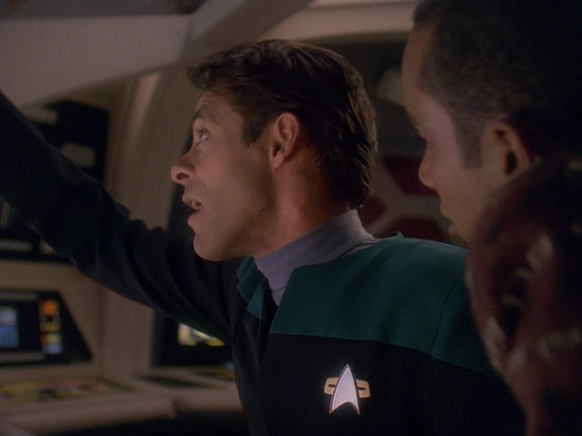 extant_StarTrek_DS9_5x04-NorTheBattleToTheStrong_00207.jpg