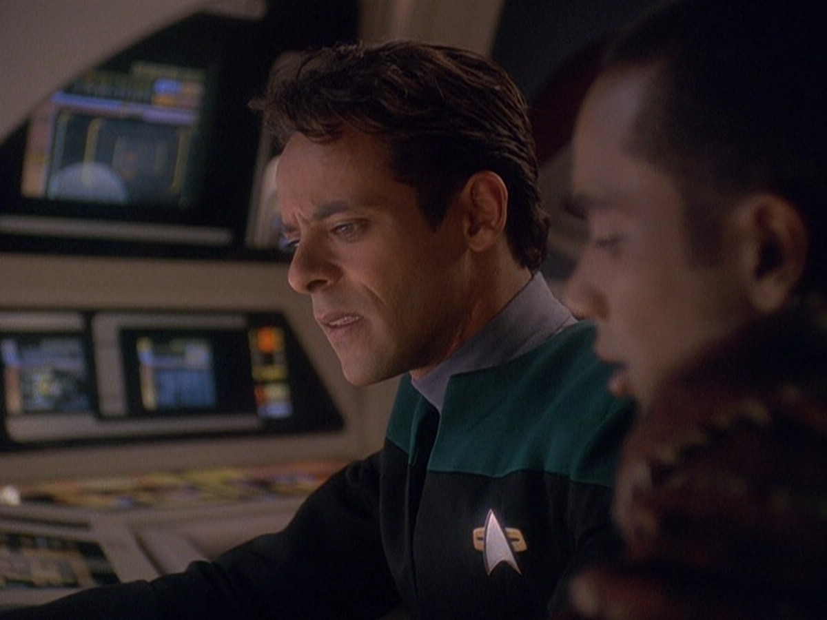 extant_StarTrek_DS9_5x04-NorTheBattleToTheStrong_00642.jpg