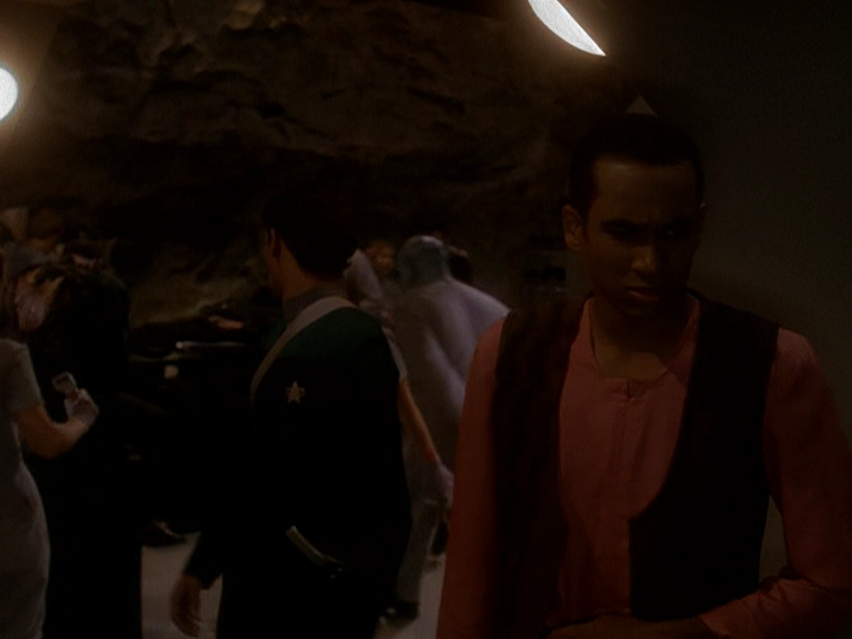 extant_StarTrek_DS9_5x04-NorTheBattleToTheStrong_00671.jpg