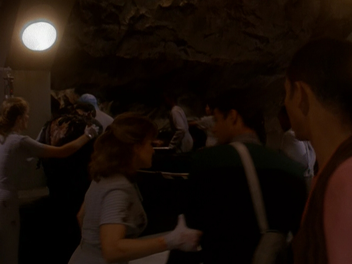 extant_StarTrek_DS9_5x04-NorTheBattleToTheStrong_00673.jpg