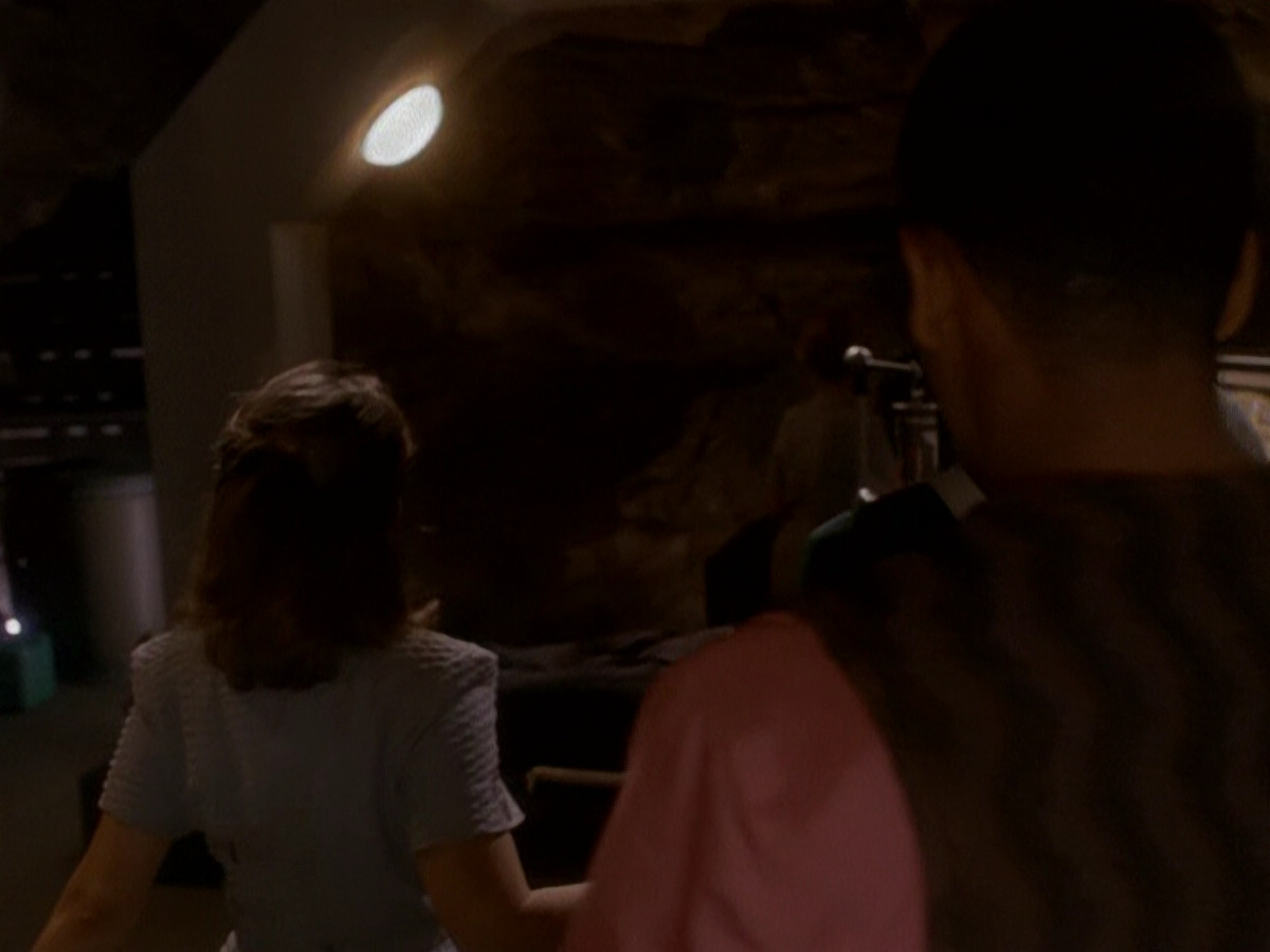 extant_StarTrek_DS9_5x04-NorTheBattleToTheStrong_00676.jpg