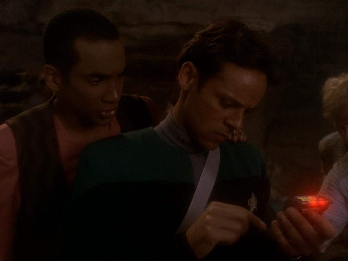 extant_StarTrek_DS9_5x04-NorTheBattleToTheStrong_00704.jpg