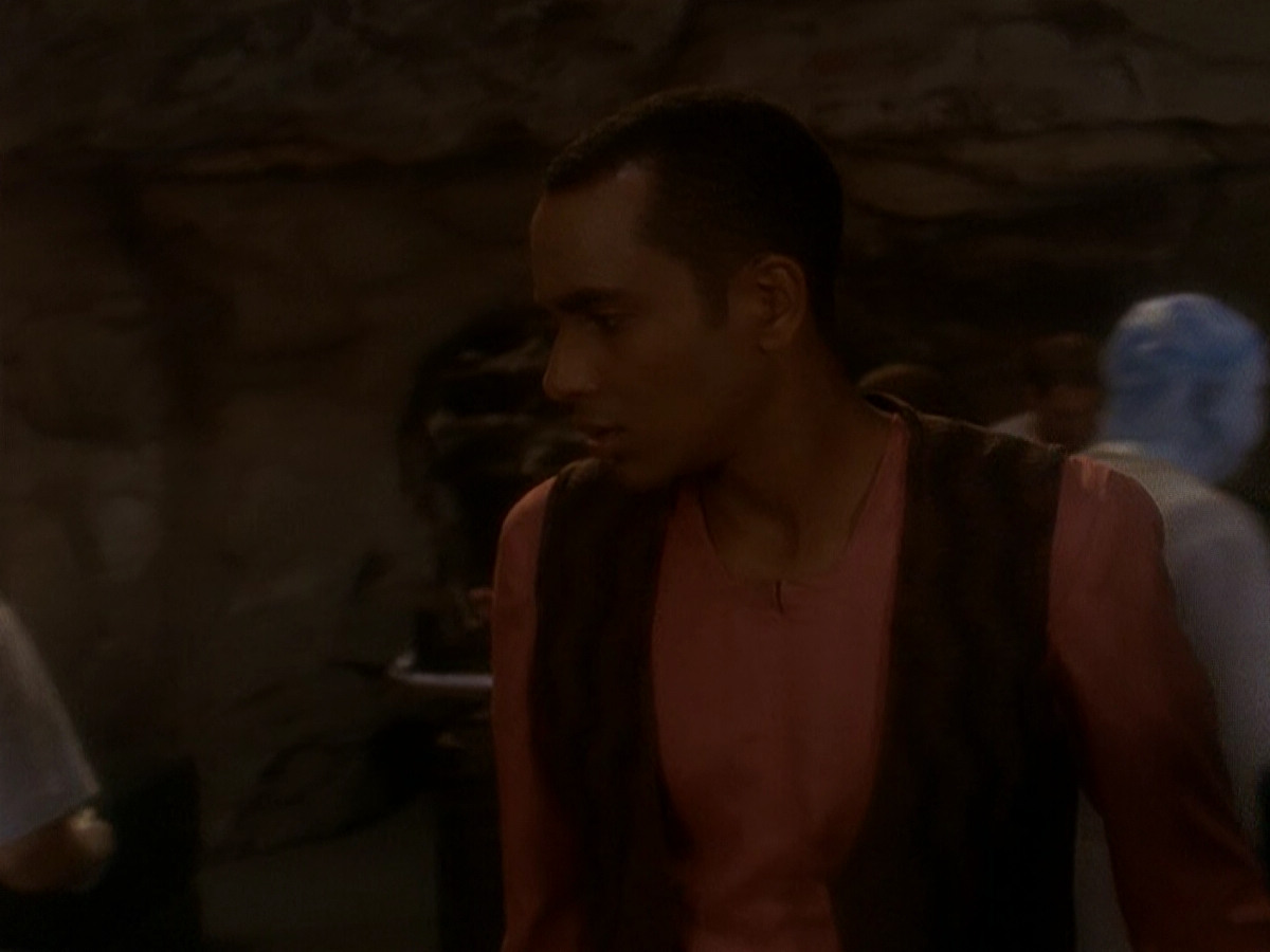 extant_StarTrek_DS9_5x04-NorTheBattleToTheStrong_00709.jpg
