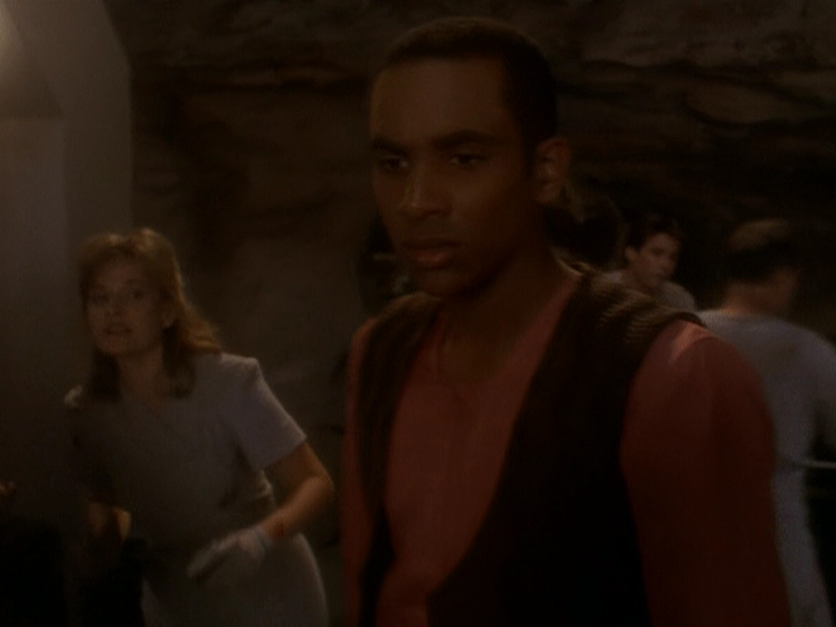 extant_StarTrek_DS9_5x04-NorTheBattleToTheStrong_00712.jpg