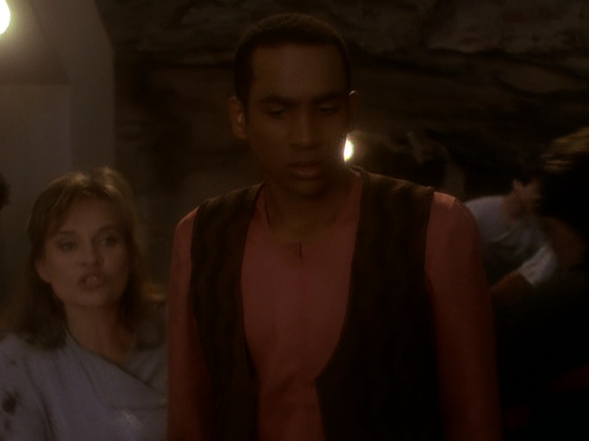 extant_StarTrek_DS9_5x04-NorTheBattleToTheStrong_00713.jpg