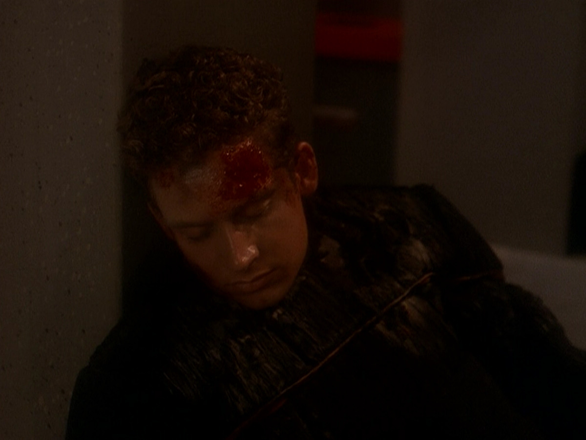 extant_StarTrek_DS9_5x04-NorTheBattleToTheStrong_00729.jpg