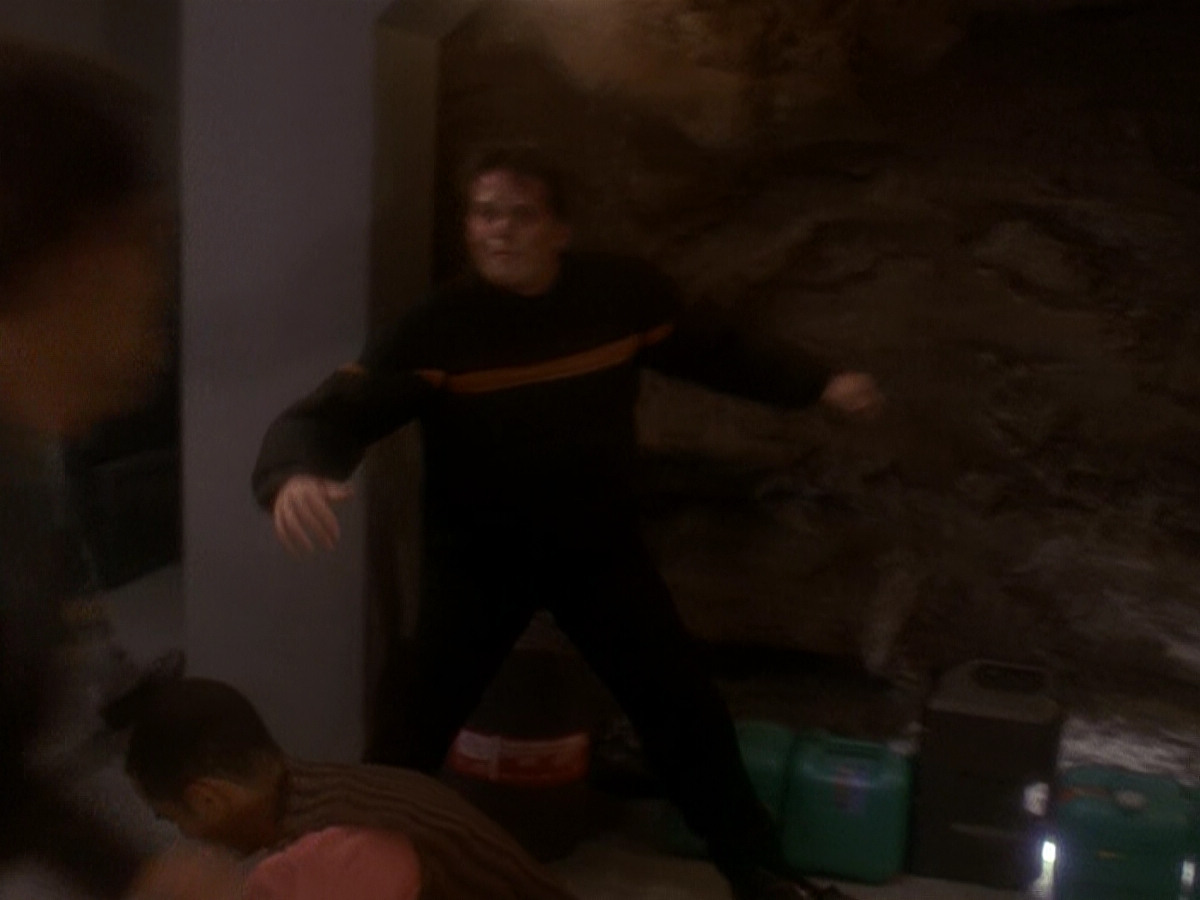 extant_StarTrek_DS9_5x04-NorTheBattleToTheStrong_00738.jpg