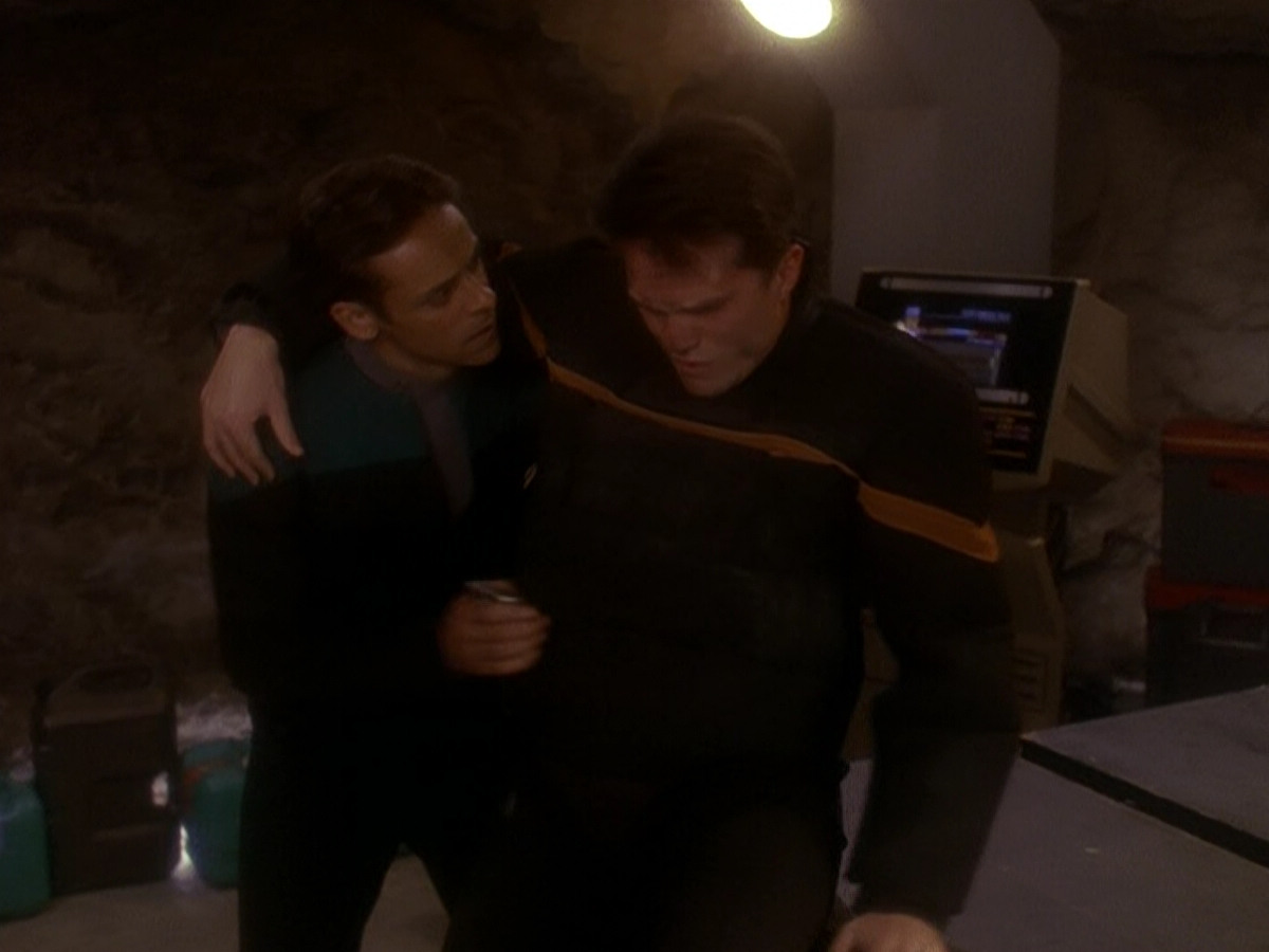extant_StarTrek_DS9_5x04-NorTheBattleToTheStrong_00743.jpg