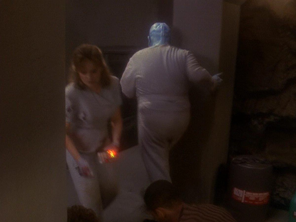 extant_StarTrek_DS9_5x04-NorTheBattleToTheStrong_00747.jpg