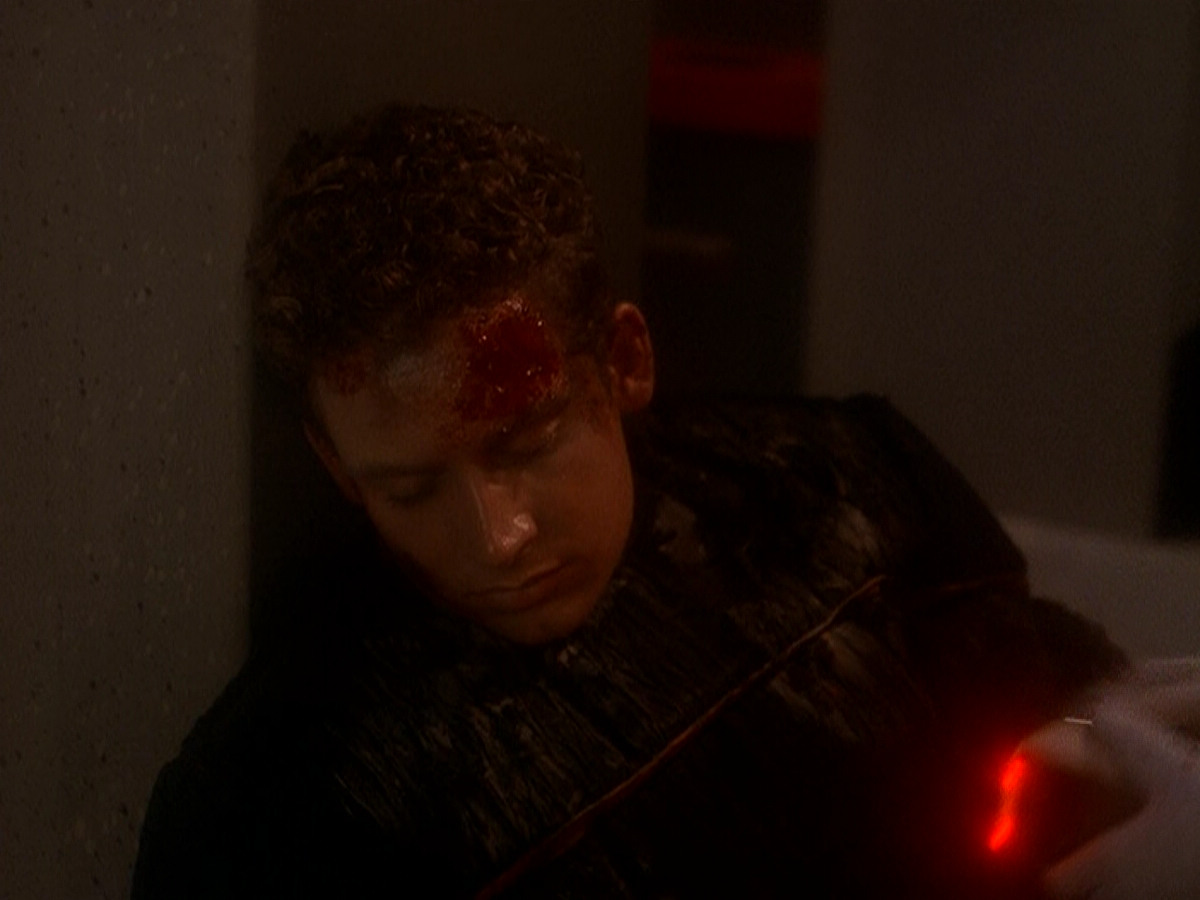 extant_StarTrek_DS9_5x04-NorTheBattleToTheStrong_00748.jpg