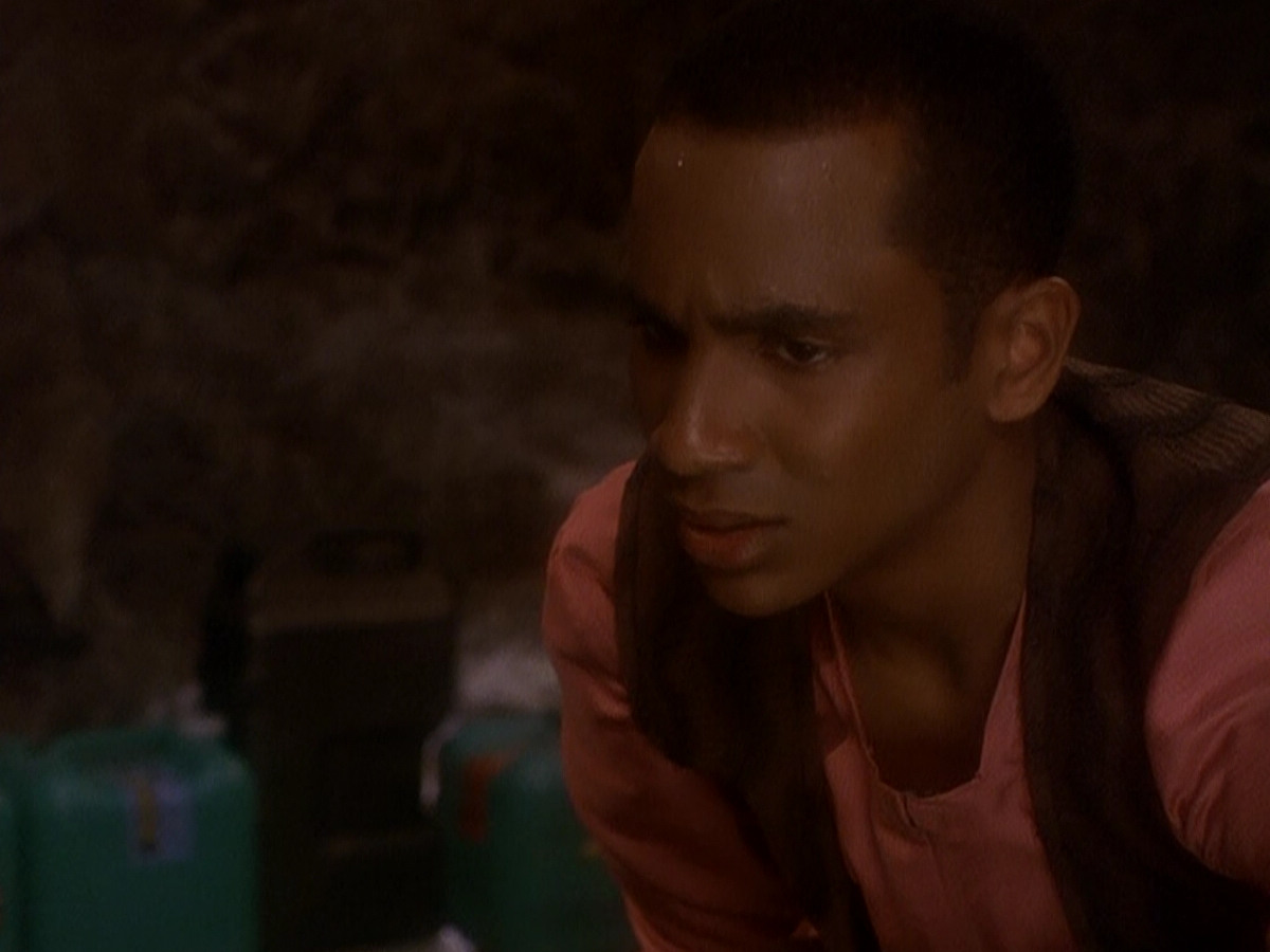 extant_StarTrek_DS9_5x04-NorTheBattleToTheStrong_00765.jpg