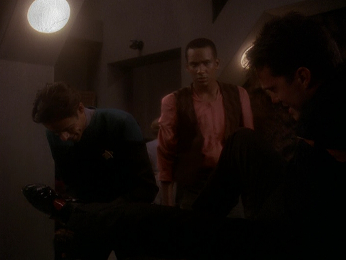 extant_StarTrek_DS9_5x04-NorTheBattleToTheStrong_00776.jpg