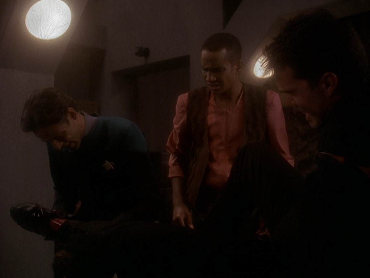 extant_StarTrek_DS9_5x04-NorTheBattleToTheStrong_00781.jpg