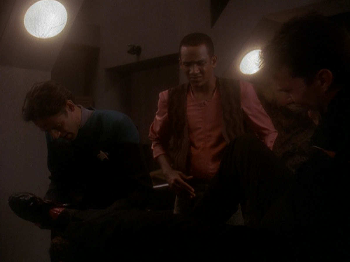 extant_StarTrek_DS9_5x04-NorTheBattleToTheStrong_00784.jpg