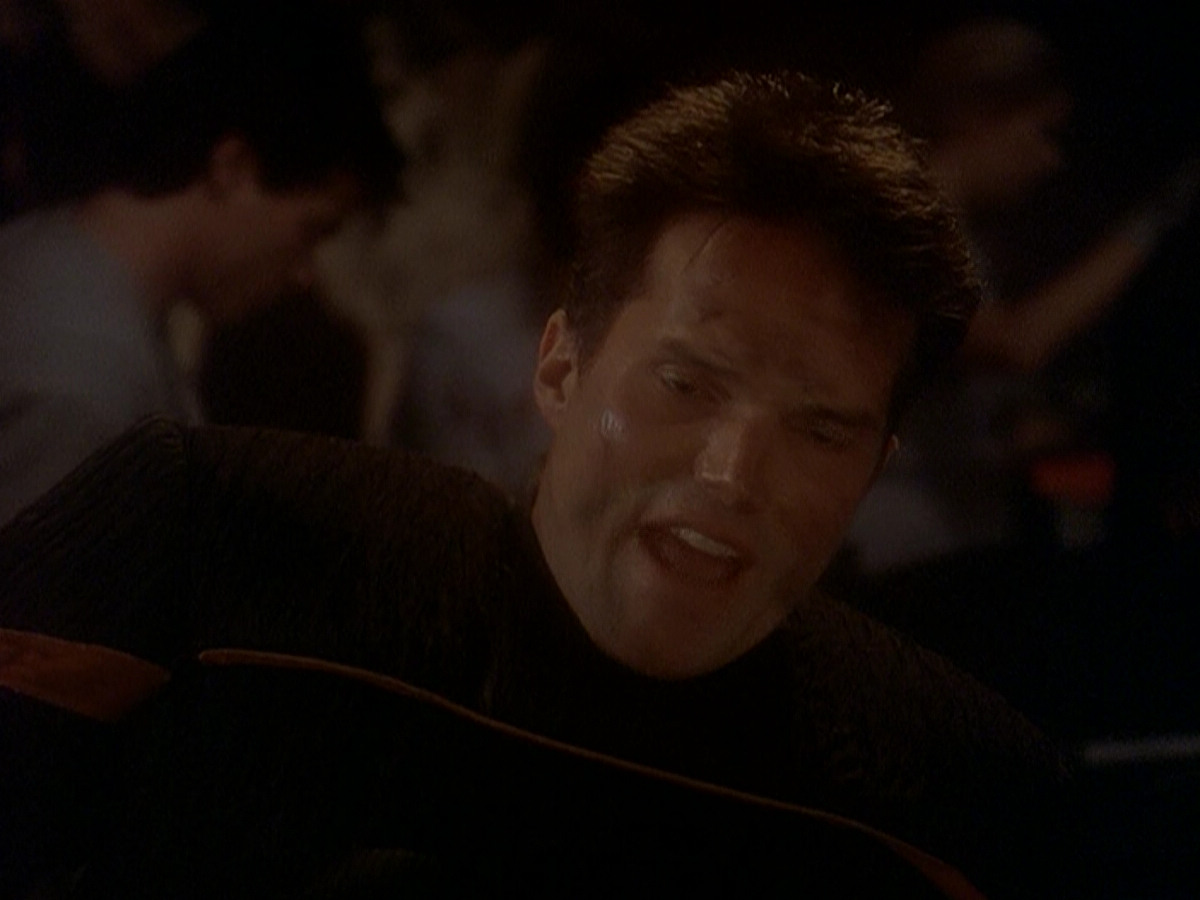extant_StarTrek_DS9_5x04-NorTheBattleToTheStrong_00808.jpg